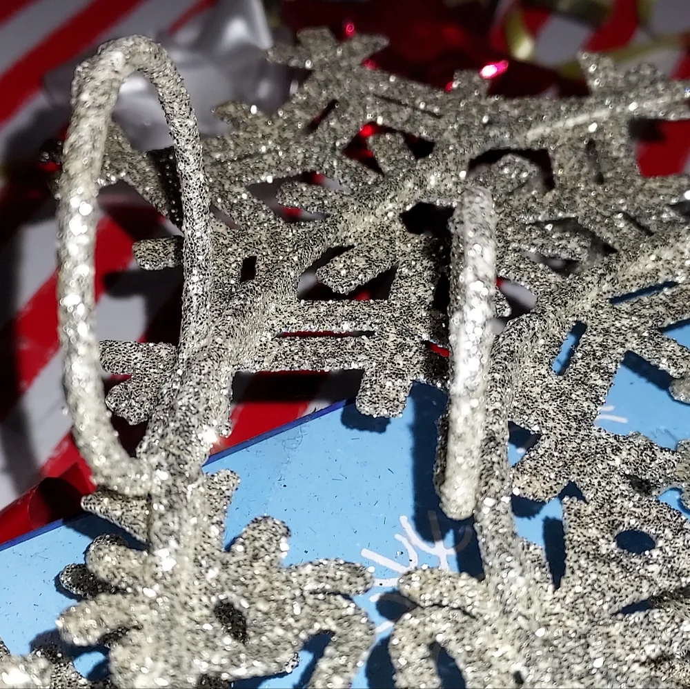 3 D Silver Snowflake Tree Topper 12